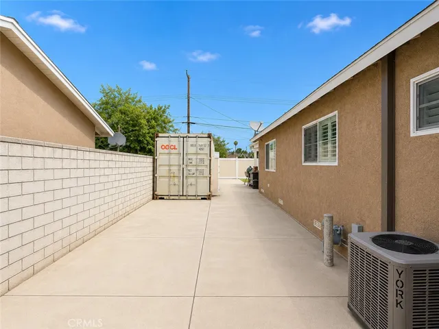 811 E Saint James Avenue, Orange, California 92865