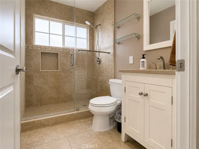 811 E Saint James Avenue, Orange, California 92865
