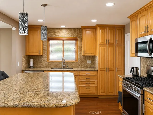 811 E Saint James Avenue, Orange, California 92865