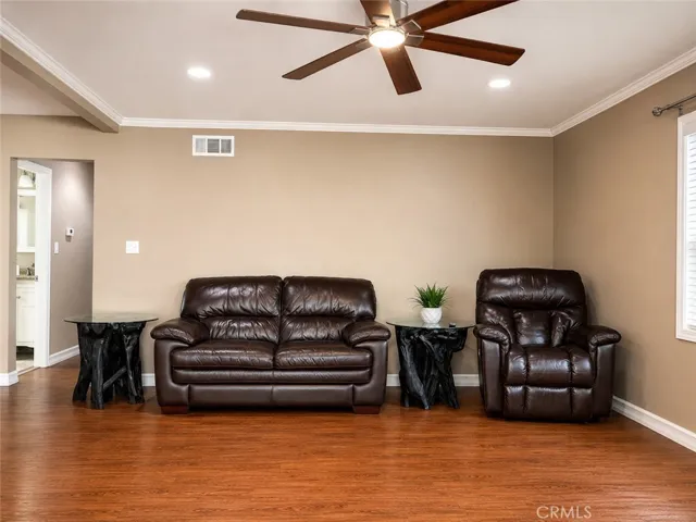 811 E Saint James Avenue, Orange, California 92865