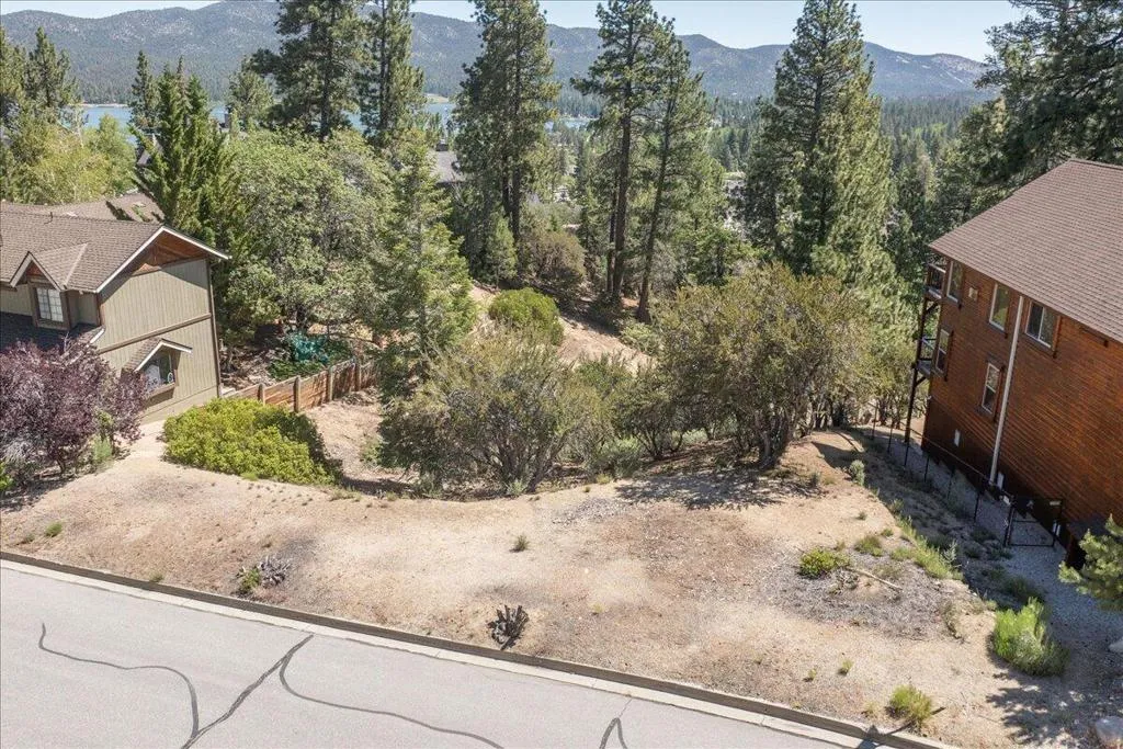 20-Lot 20