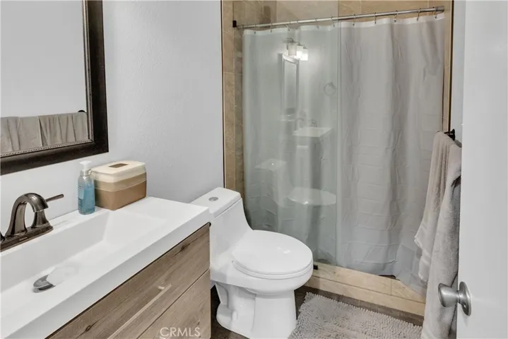 2nd view of bathroom