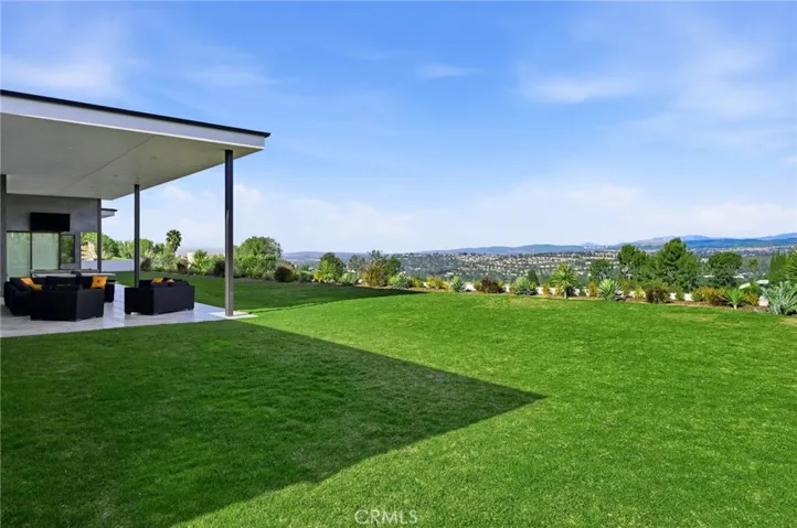 Lush landscaping - open canvas to design your own dream yard
