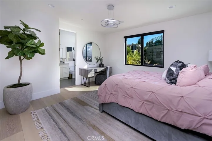 1 of 4  Secondary bedroom En-suite