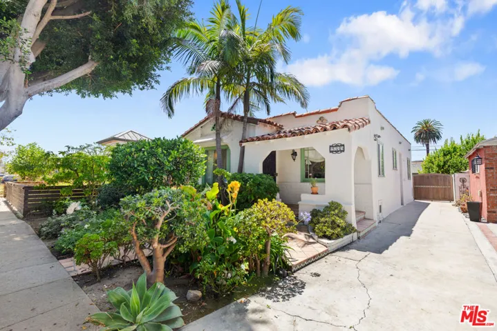 2735 Clyde Avenue, Los Angeles, California 90016