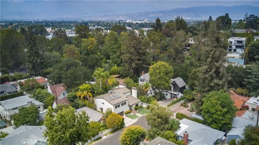 12023 Laurel Lane, Studio City, California 91604