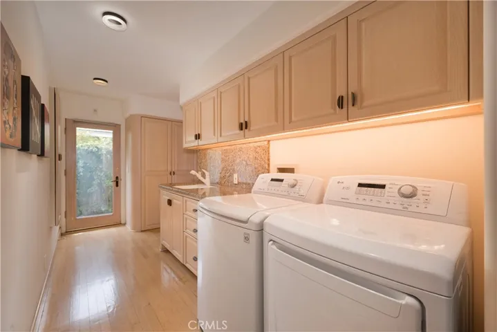 12023 Laurel Lane, Studio City, California 91604