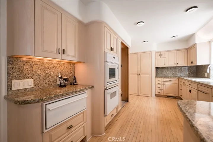 12023 Laurel Lane, Studio City, California 91604