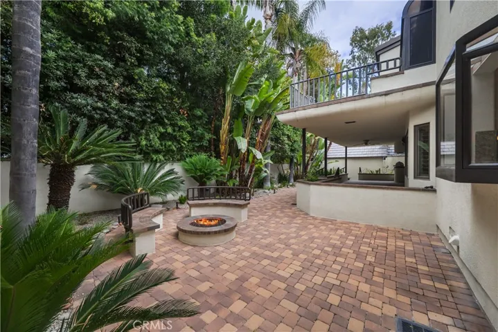 12023 Laurel Lane, Studio City, California 91604