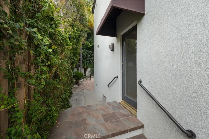12023 Laurel Lane, Studio City, California 91604