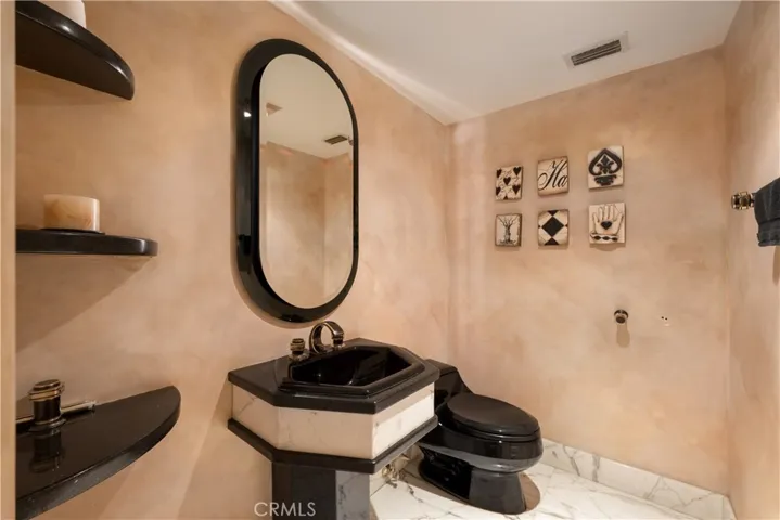 Guest Bathroom first floor