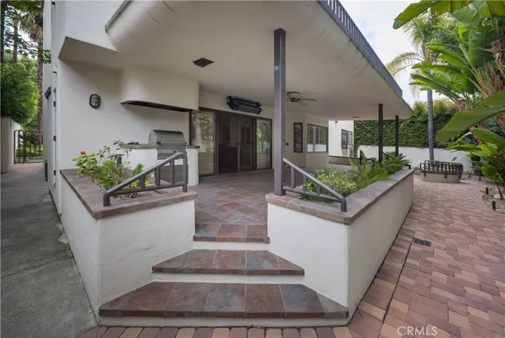 12023 Laurel Lane, Studio City, California 91604