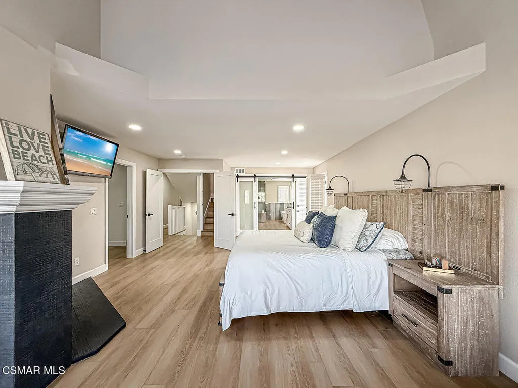 fPrimary Bedroom Suite4