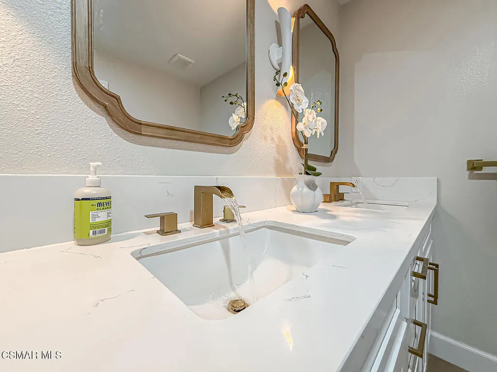 iShared Bath3