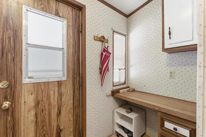 217settles-Laundry room