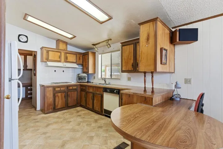 217settles-Kitchen