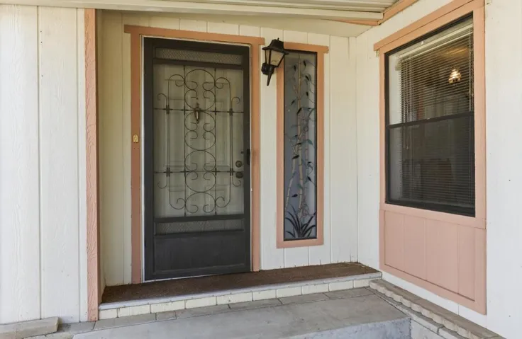 217settles-Front Door Entrance