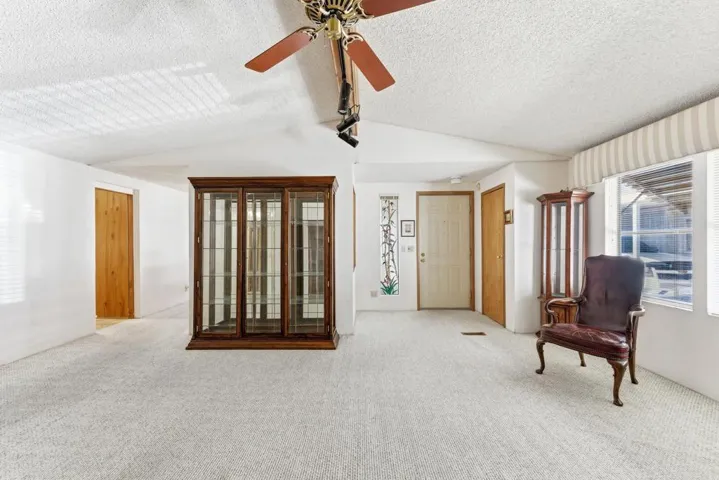 217settles-Front Entrance to Living Room