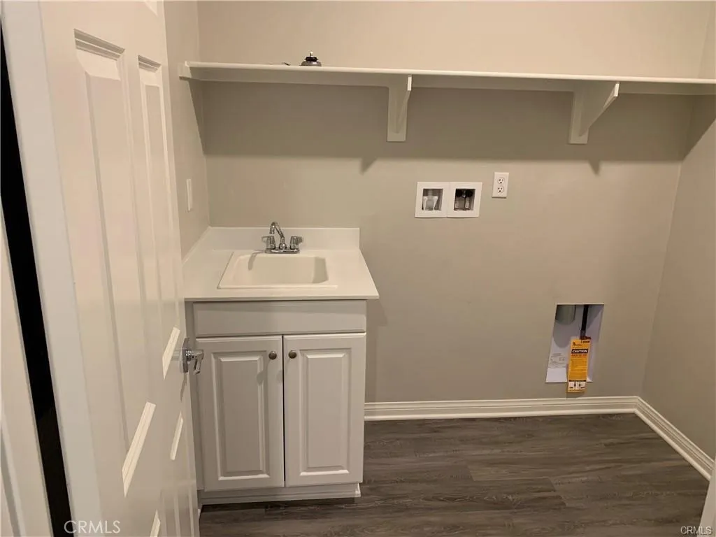 separate washer dryer room