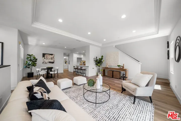 270 Lockford, Irvine, California 92602