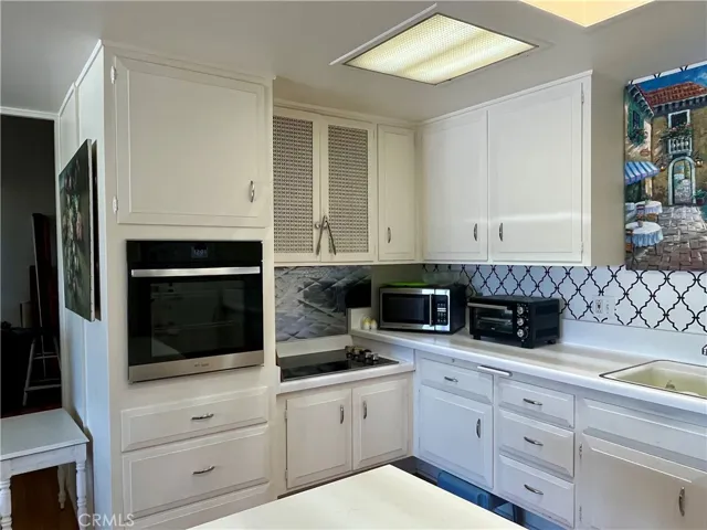 Brand new Oven and cooktop.