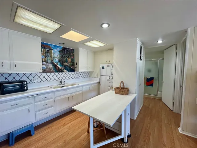 14001 Thunderbird Dr., Seal Beach, California 90740