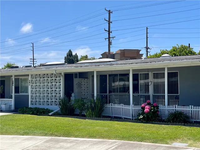 14001 Thunderbird Dr., Seal Beach, California 90740