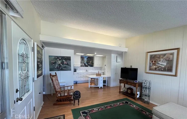 14001 Thunderbird Dr., Seal Beach, California 90740