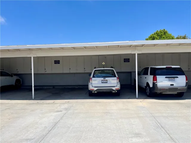 Parking stall