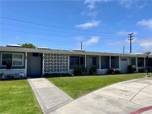 14001 Thunderbird Dr., Seal Beach, California 90740