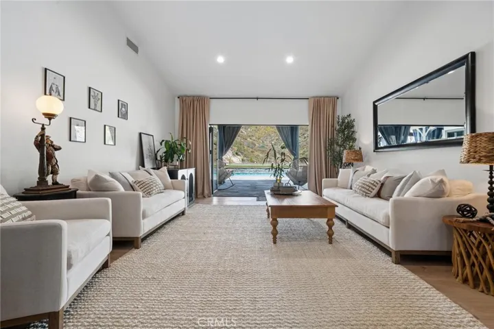 15263 Saddleback, Canyon Country, California 91387