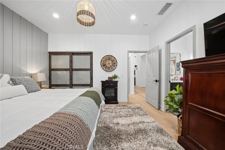 15263 Saddleback, Canyon Country, California 91387