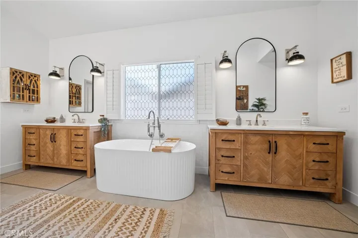 15263 Saddleback, Canyon Country, California 91387