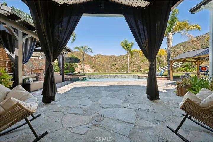 15263 Saddleback, Canyon Country, California 91387