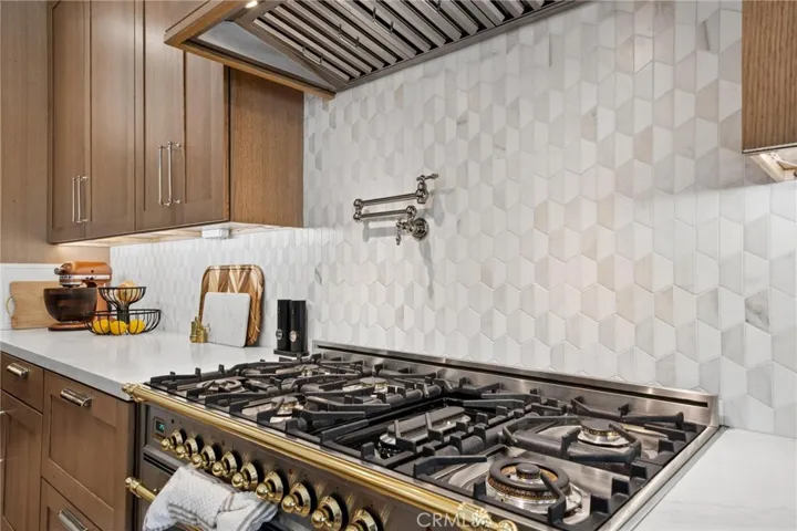 15263 Saddleback, Canyon Country, California 91387