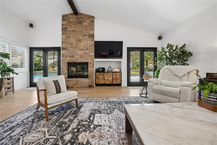 15263 Saddleback, Canyon Country, California 91387