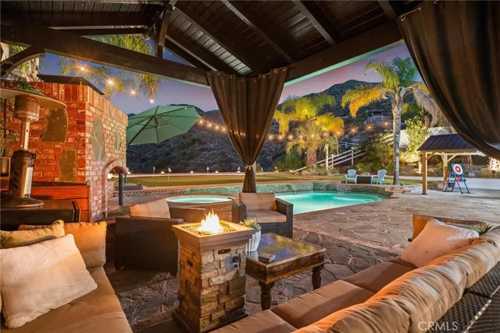 15263 Saddleback, Canyon Country, California 91387