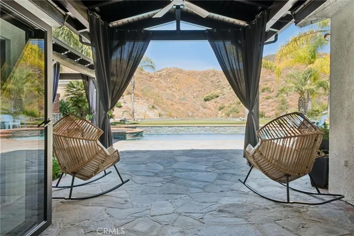 15263 Saddleback, Canyon Country, California 91387