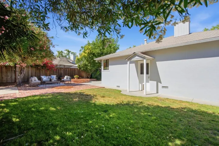 2438 Massachusetts Avenue, Redwood City, California 94061