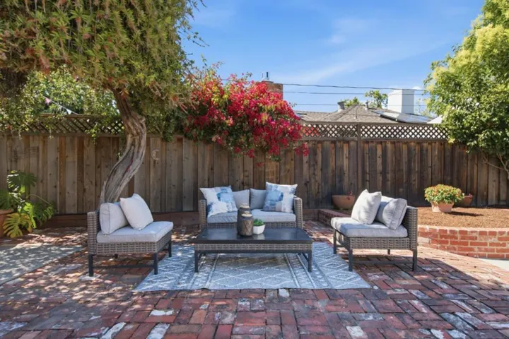 2438 Massachusetts Avenue, Redwood City, California 94061