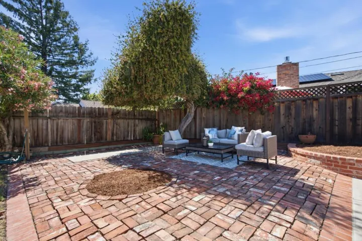 2438 Massachusetts Avenue, Redwood City, California 94061