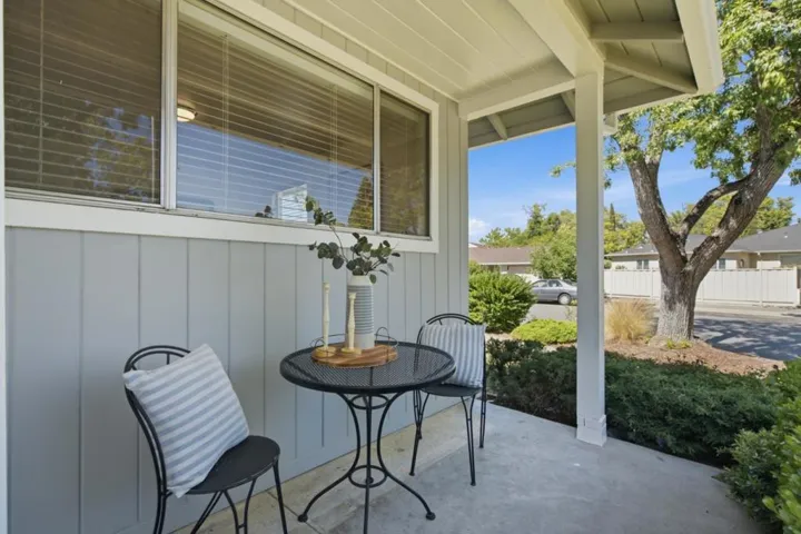 2438 Massachusetts Avenue, Redwood City, California 94061