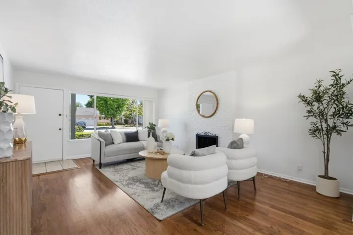 2438 Massachusetts Avenue, Redwood City, California 94061