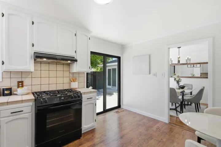 2438 Massachusetts Avenue, Redwood City, California 94061