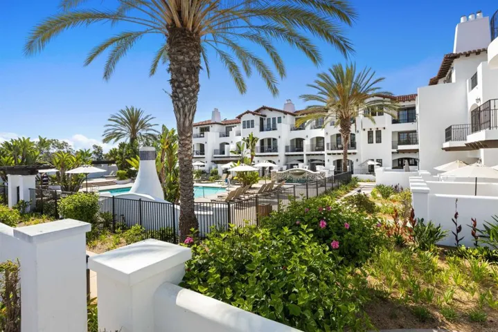 7310 Estrella De Mar Road 18, Carlsbad, California 92009