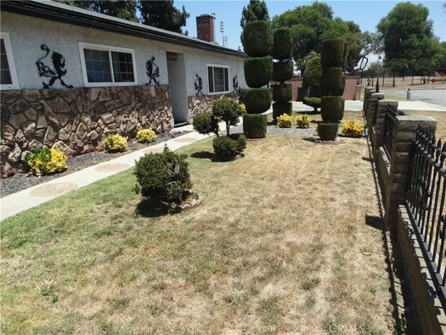 10461 Beach, Bellflower, California 90706