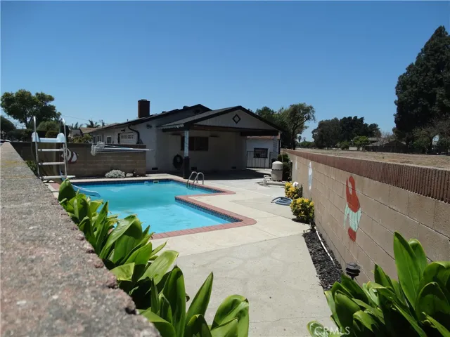 10461 Beach, Bellflower, California 90706