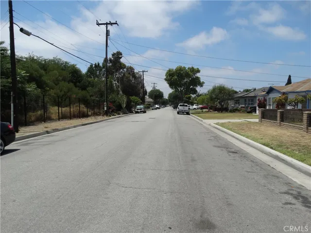 10461 Beach, Bellflower, California 90706