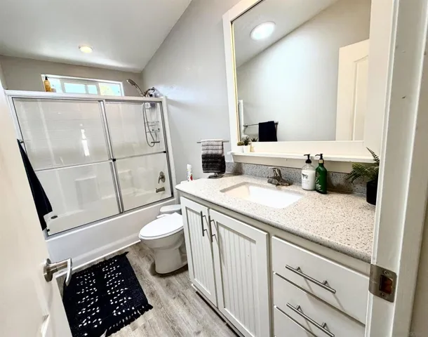 2003 Bayview Heights Spc 138, San Diego, California 92105