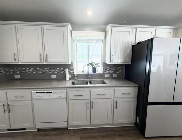 2003 Bayview Heights Spc 138, San Diego, California 92105